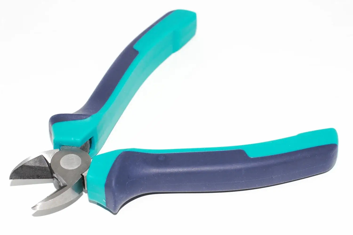 Eclipse 6" diagonal cutting nippers by Cherry Tree Tools with teal and navy precision-ground blades