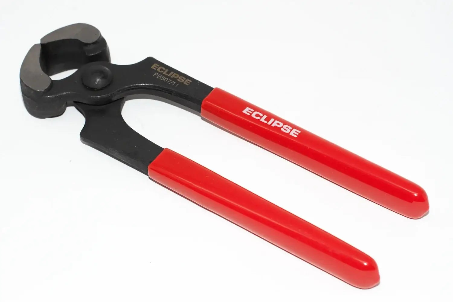 Eclipse Professional Carpenters Pincers by Cherry Tree Tools, red and black end cutting nippers with bevelled jaw edges