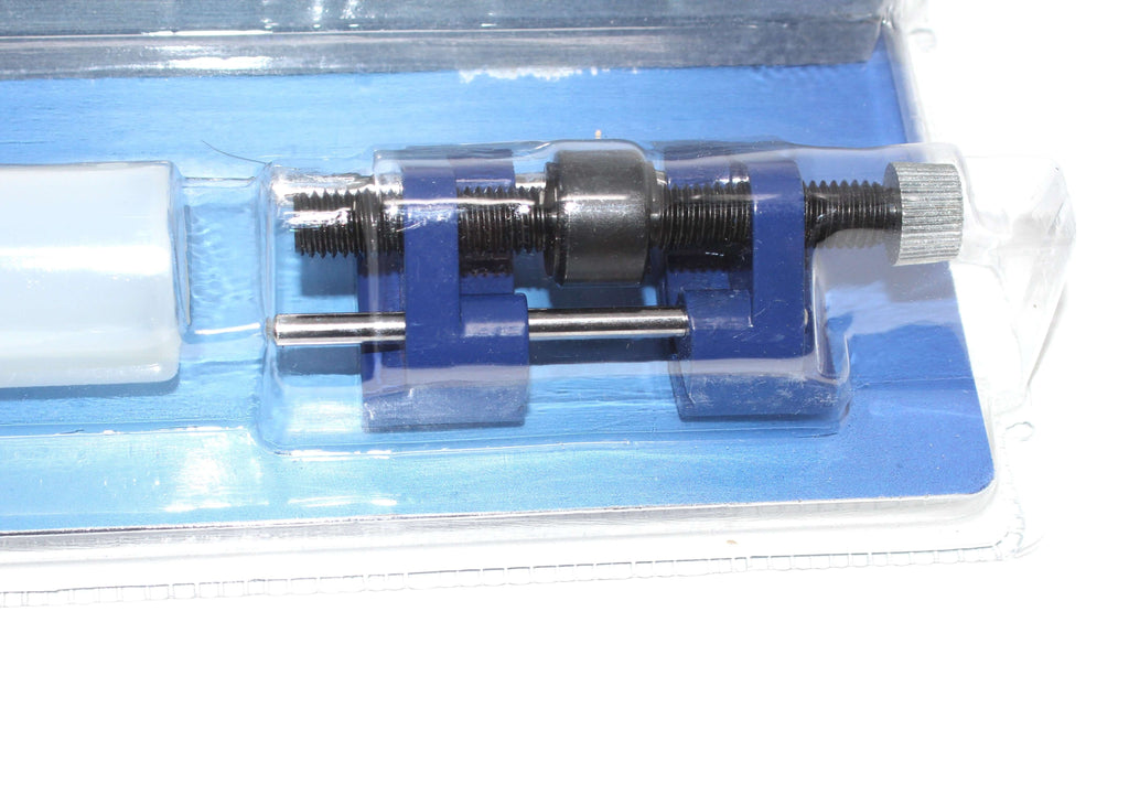 Faithfull 3pc Tool Sharpening Kit includes a precision honing guide and dual-grit oilstone for optimal sharpening.