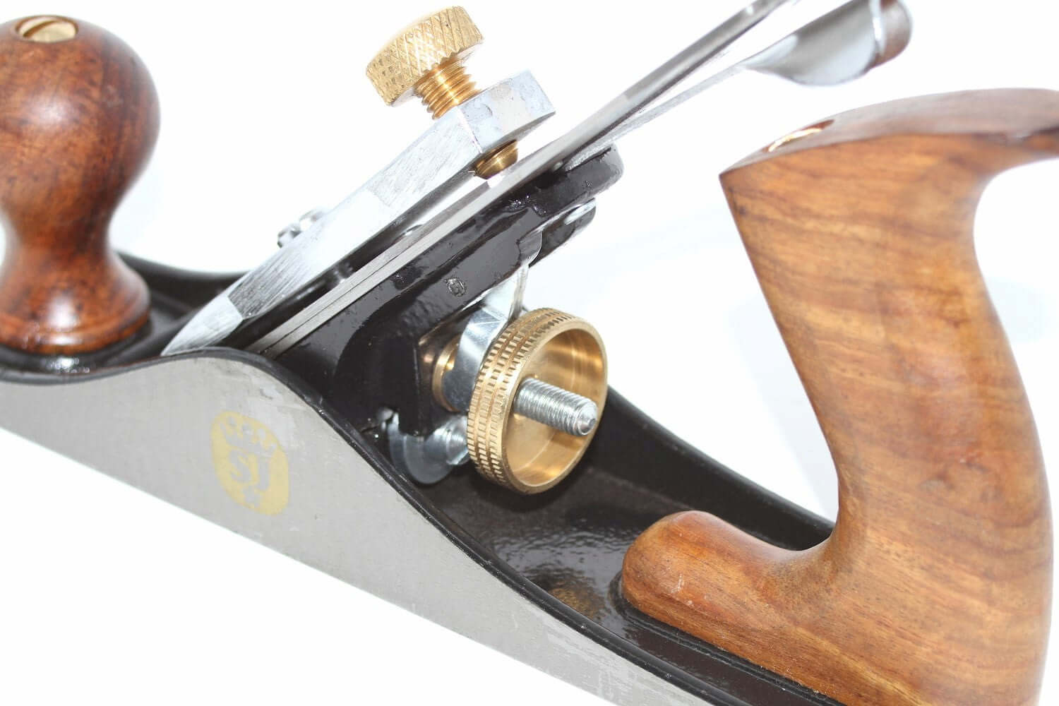 Spear & Jackson No 3 Smoothing Plane showing brass knurled screw and wooden handle details.