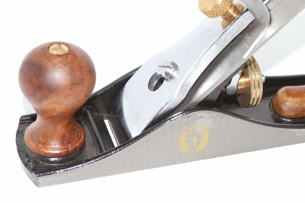 Close-up of the Spear & Jackson No 3 Smoothing Plane showing the wooden handle and brass adjuster.