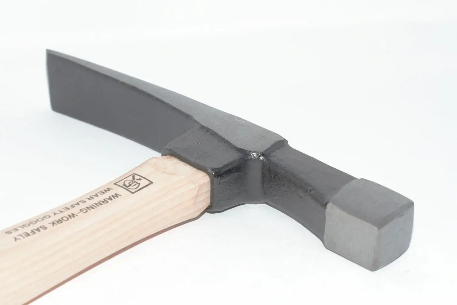 Spear & Jackson 25oz bricklayers hammer close-up of a black-painted metal hammer head with a solid wood handle, shown on a plain white background.