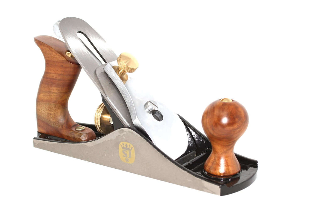 Spear & Jackson No 4 Smoothing Plane showcasing its wooden handle and precision design for woodworking.