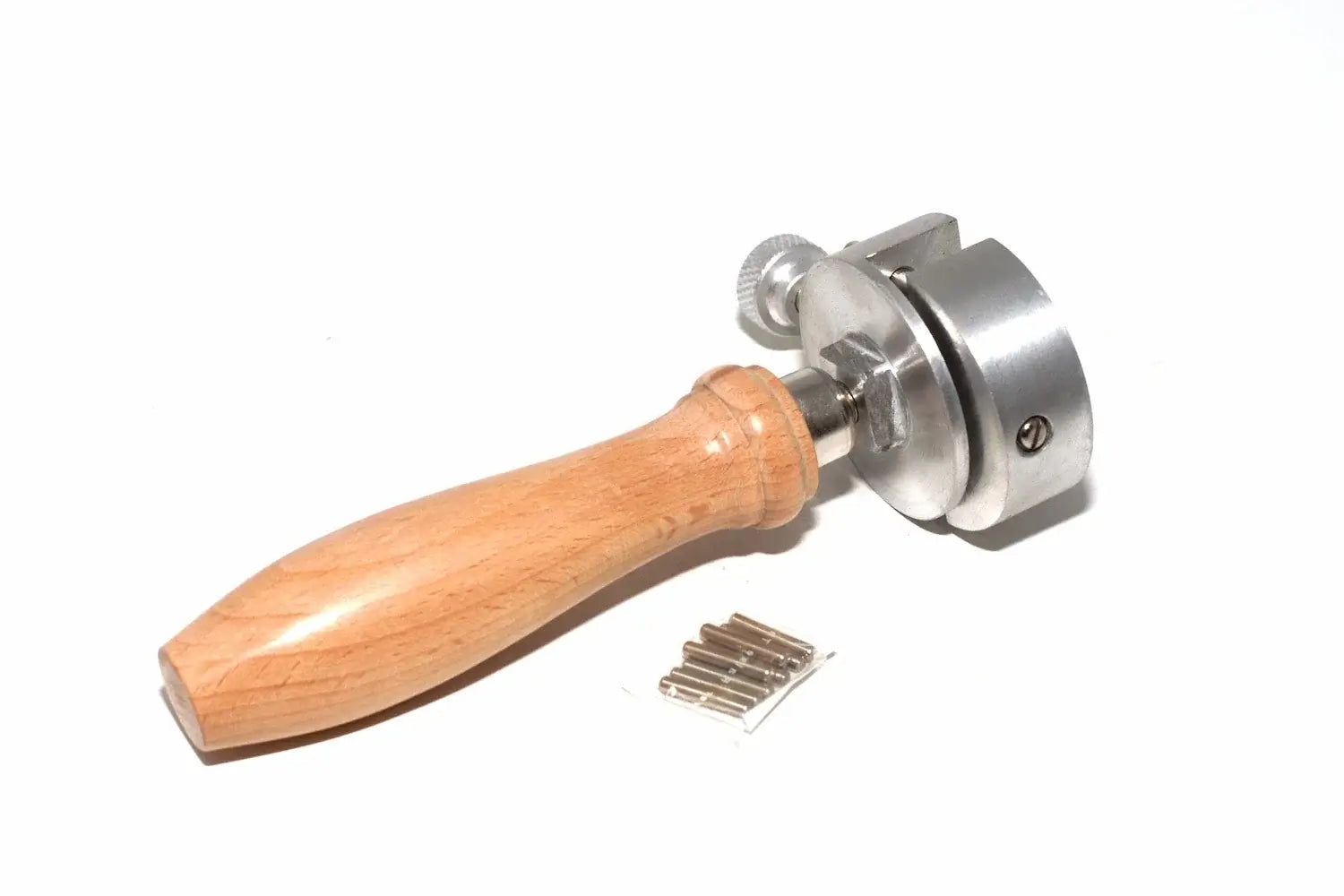 Silverline 24mm hand vice work holder by Cherry Tree Tools with cast body and hardwood handle