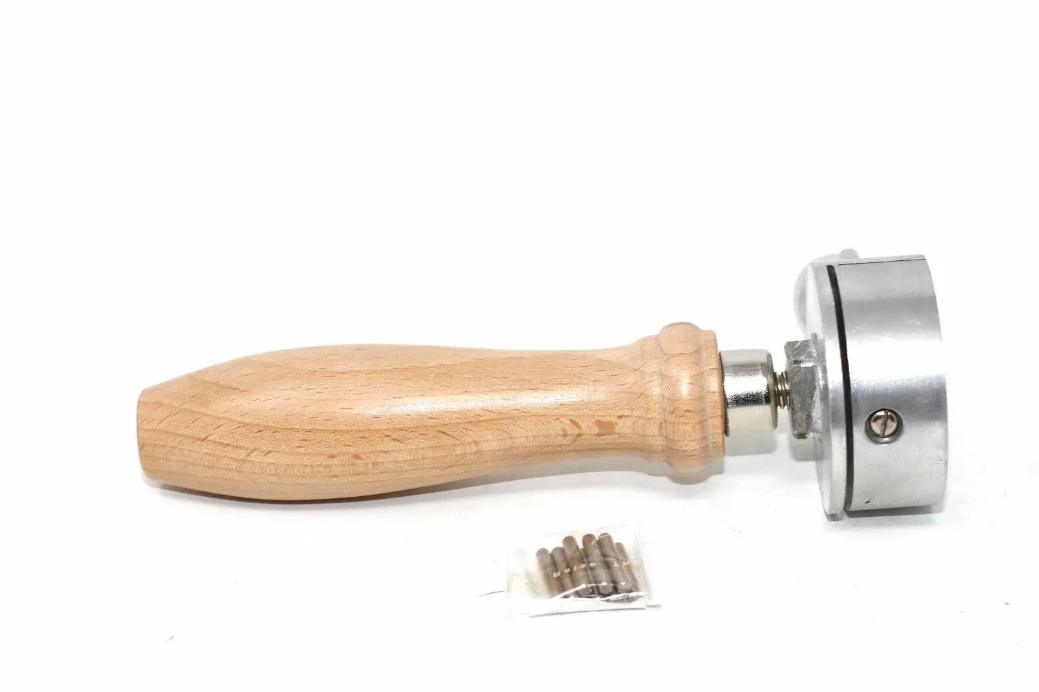 Silverline 24mm Hand Vice Work Holder by Cherry Tree Tools with cast body and hardwood handle for small components