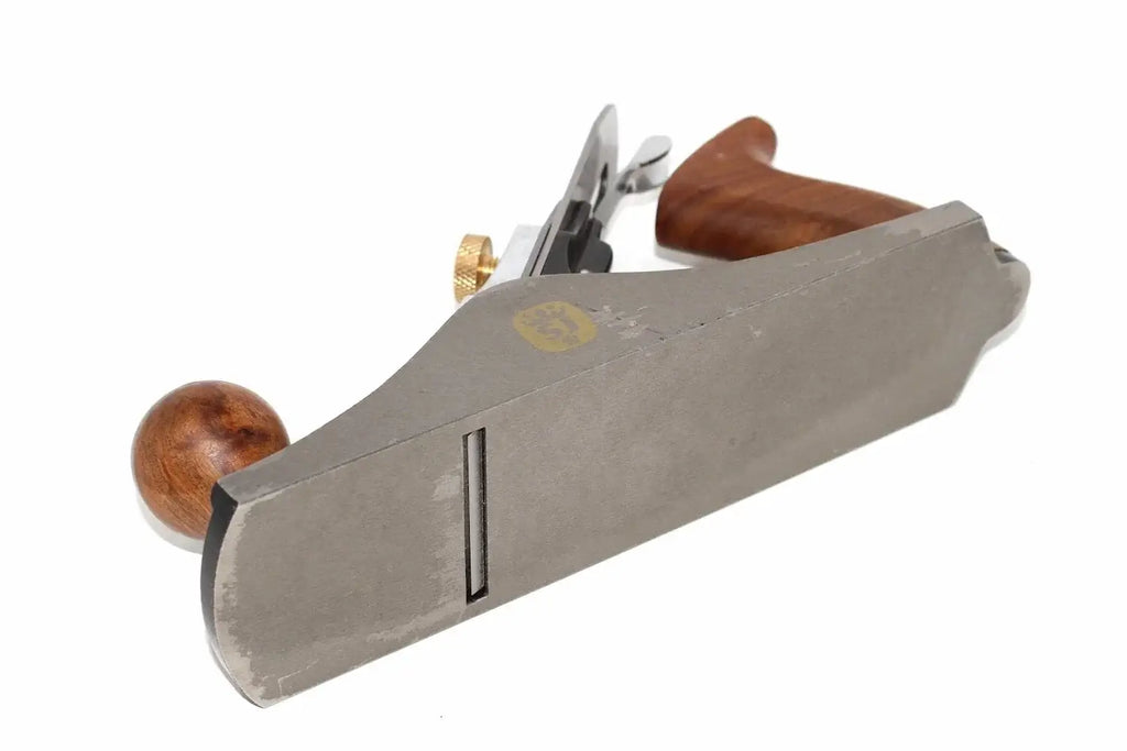 Spear & Jackson No 4 Smoothing Plane by Cherry Tree Tools, ductile cast iron body with brass adjuster wheel