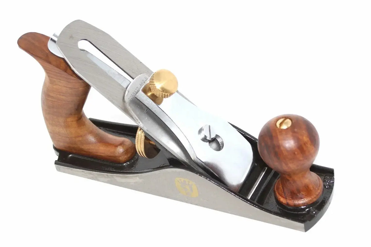 Spear & Jackson No 3 Smoothing Plane by Cherry Tree Tools, hand plane with grey cast iron body and brass adjuster