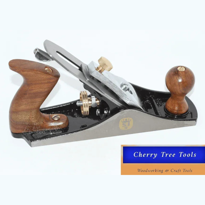 Spear & Jackson No 4 Smoothing Plane with wooden handle and precision blade for woodworking.