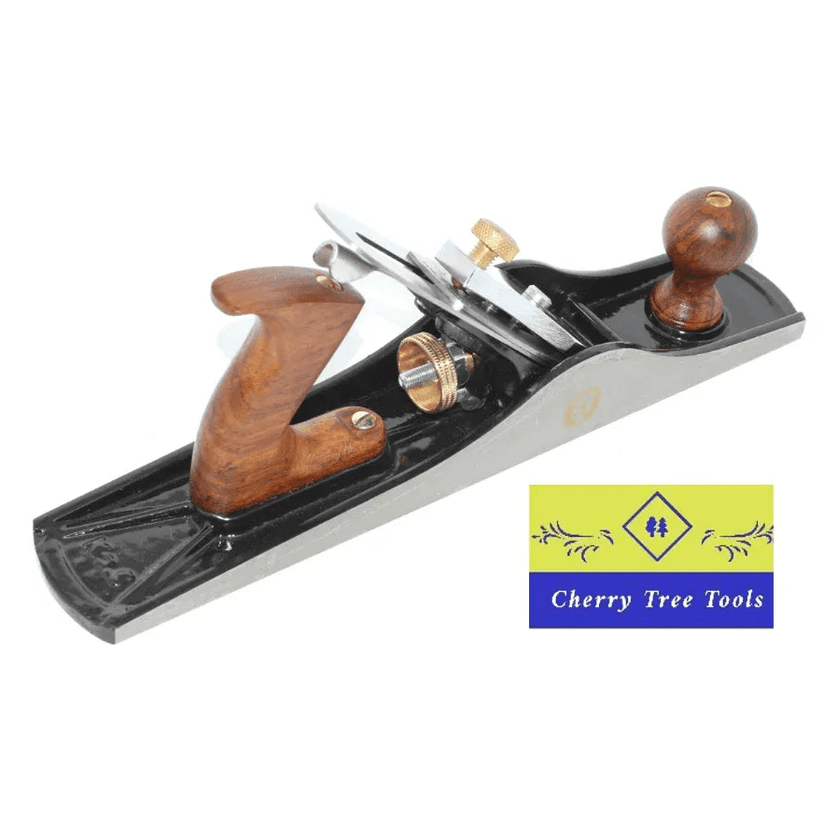 Spear & Jackson No 5 Jack Plane with wooden handle and precision blade for woodworking.