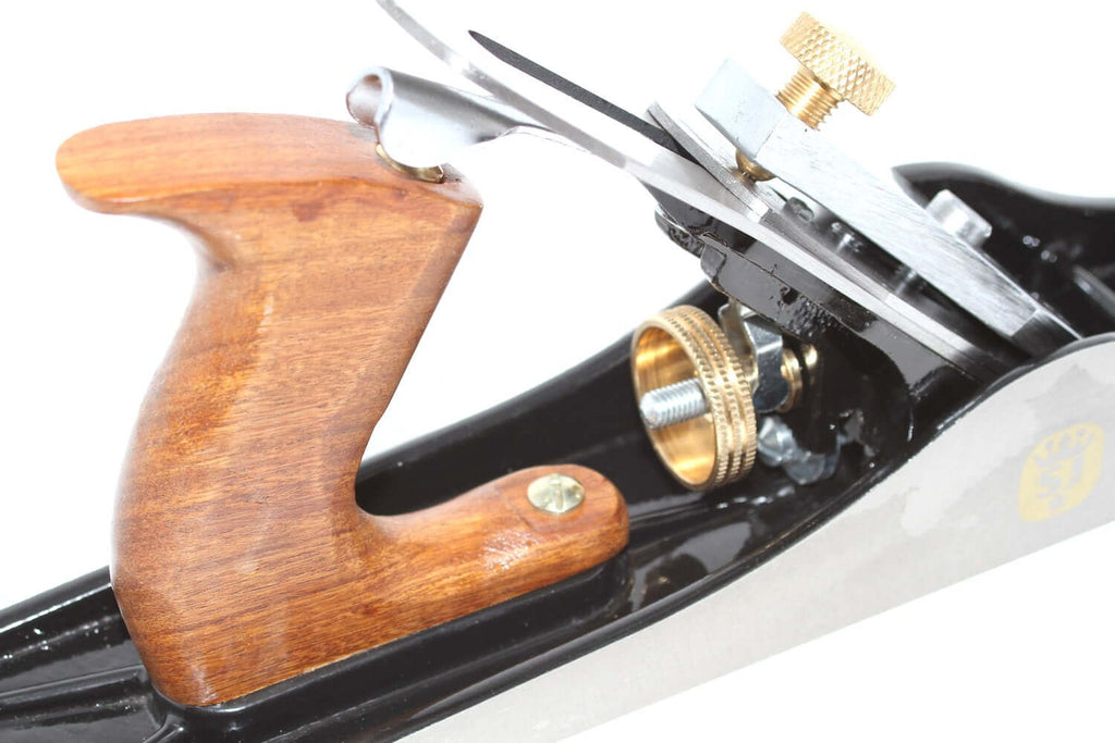 Spear & Jackson No 5 Jack Plane - 50mm cutter close-up of wooden handle and blade adjustment mechanism.
