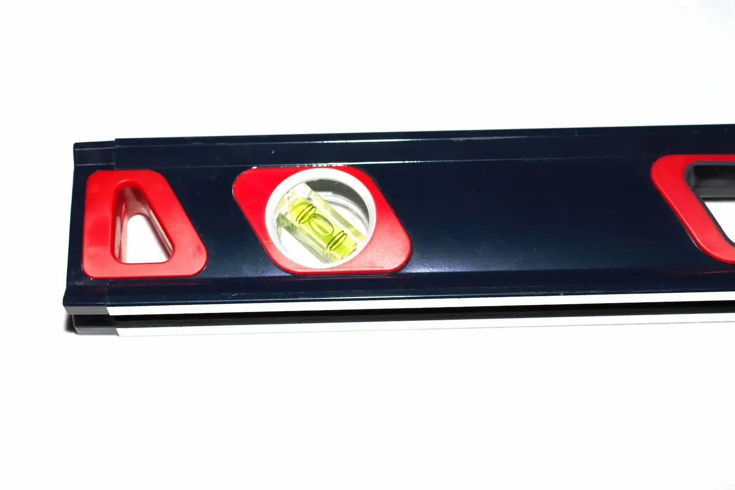 Spear & Jackson 36" Spirit Level - heavy dutyby Cherry Tree Tools in black and red with 3 vials