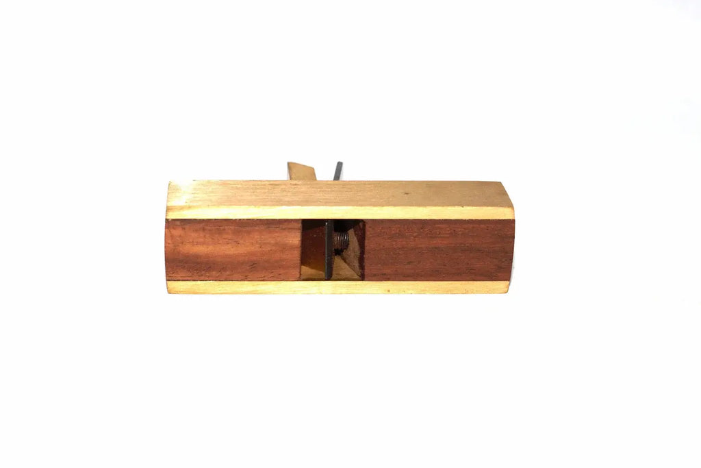 Silverline Miniature Scraper plane underside square on view showing the cutter recess and cutter