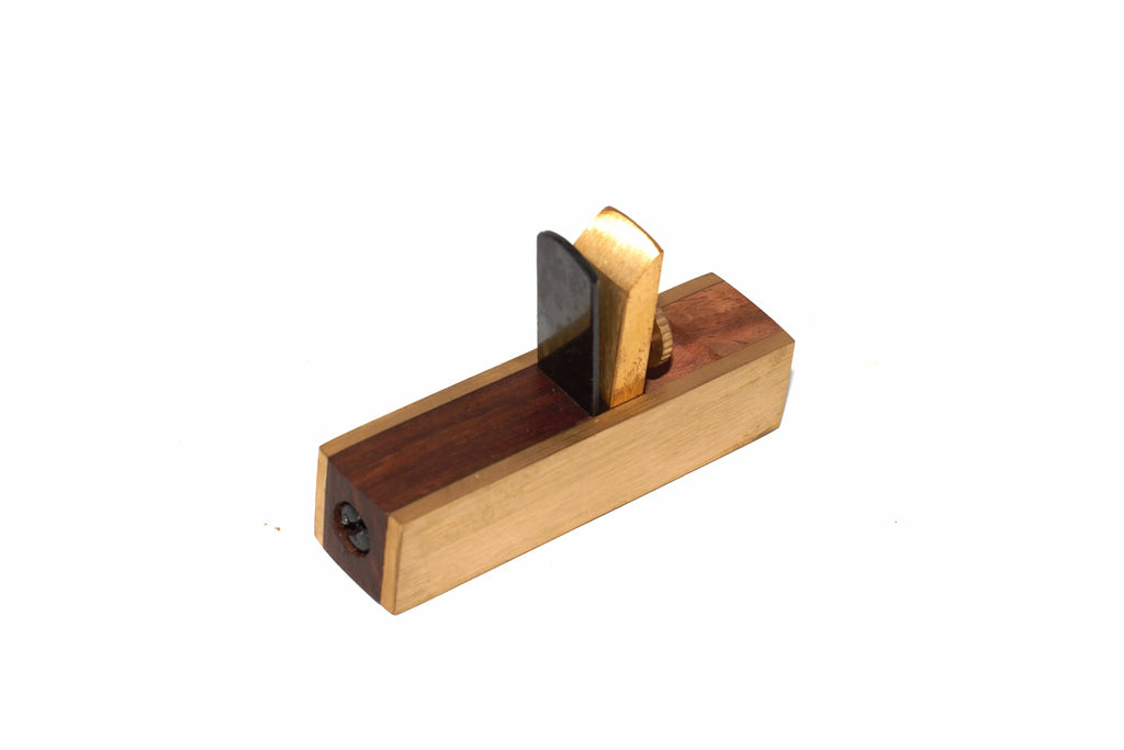 Silverline miniature Scraper Plane top view showing rosewood main body clad with brass side face plates and steel cutter